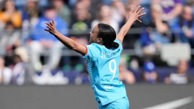 chicago-red-stars-announce-rebrand-new-badge-ahead-of-2025-nwsl-season