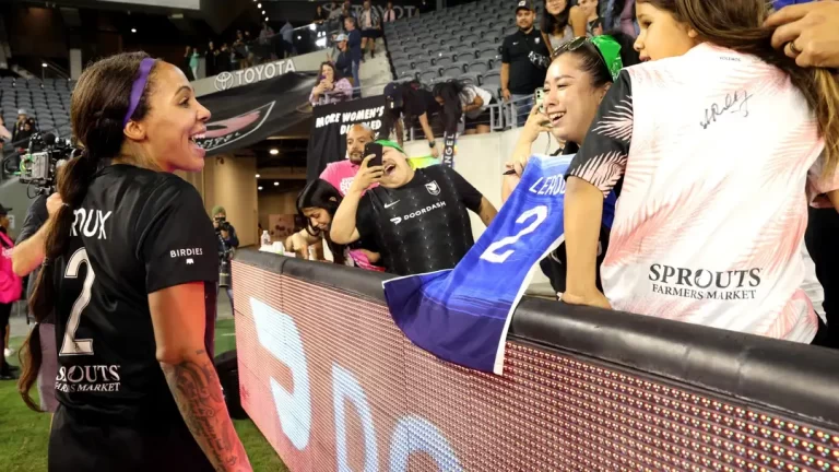 nwsl-veteran-forward-sydney-leroux-signs-three-year-contract-extension-with-angel-city